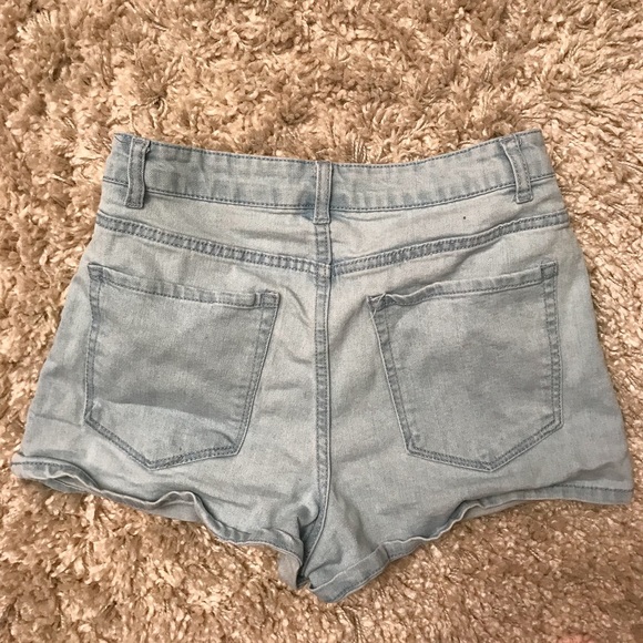 Shorts - Picture 2 of 3